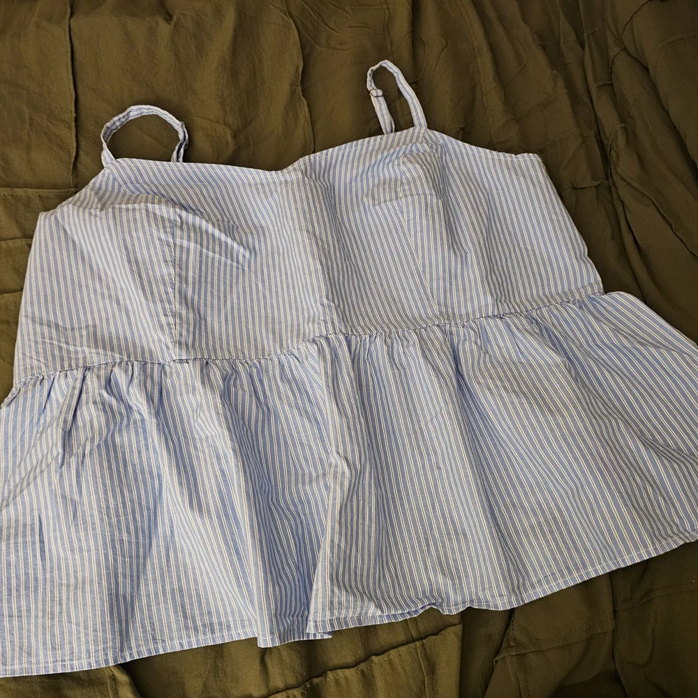 💠 Old Navy Blue Stripe Peplum Cami 2X Flowy Cute Summer Top - Plus Size NWT💠 - Picture 4 of 6